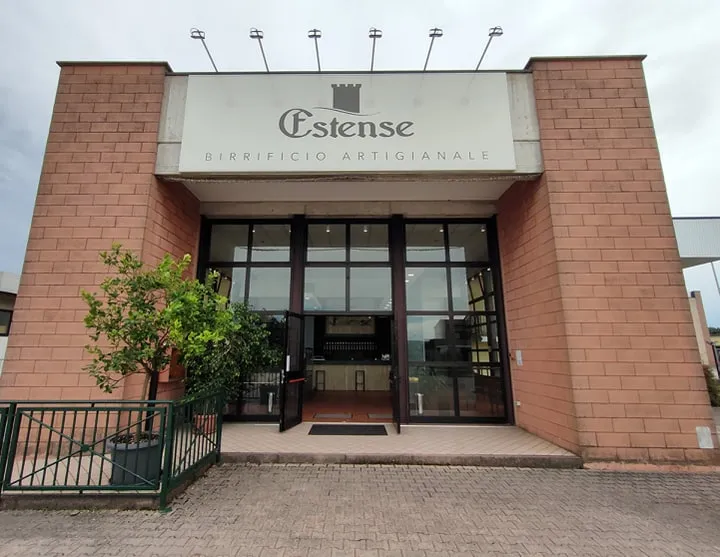 Birrificio Estense restaurant in Villa Estense