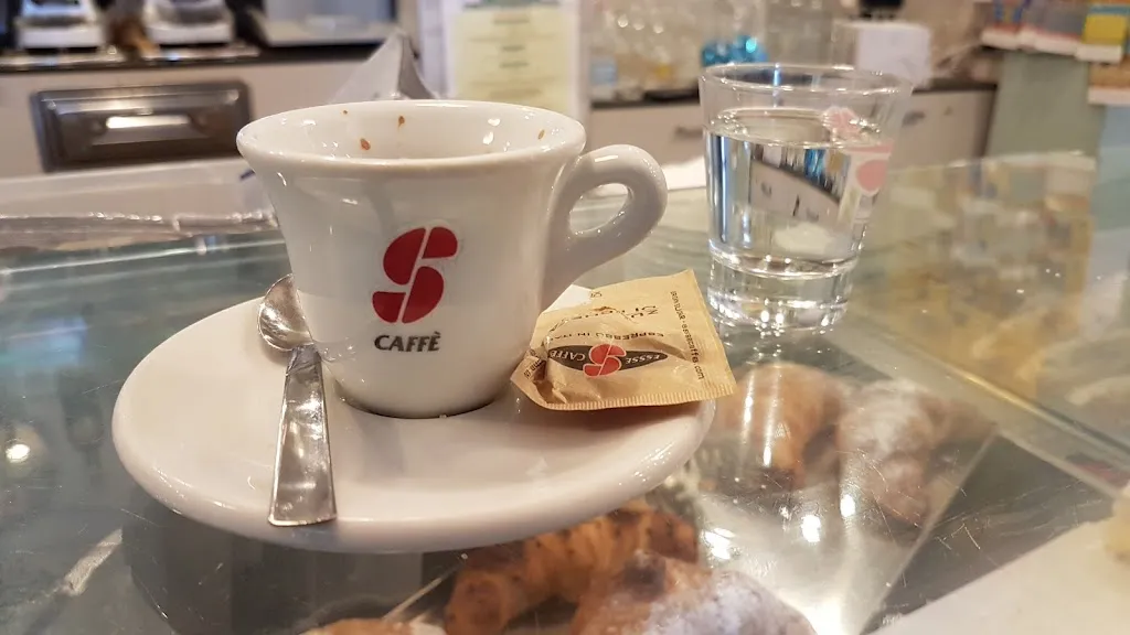 Gernot Berndt_Bar La Plaza tavola calda_Villamarzana_review