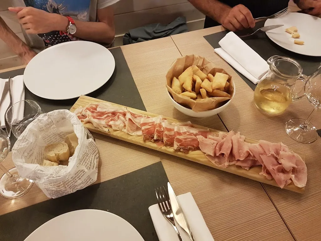 Lucia Carleschi_Altroposto_Villanova Marchesana_review