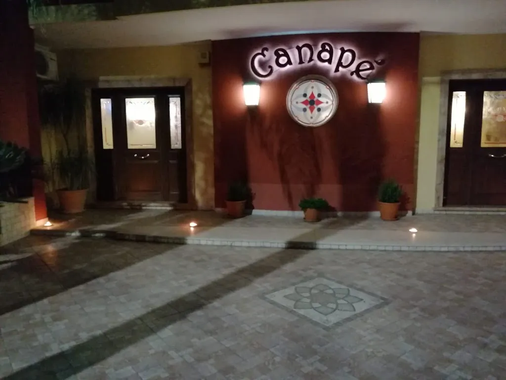 Canapé Prato's Bistrò restaurant in Salice Salentino