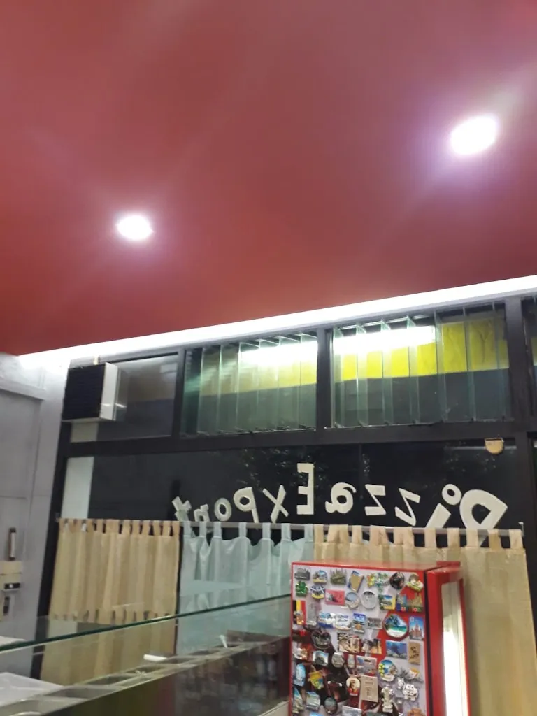 Pizza Export_Villanova del Ghebbo Canton_slider_image_2