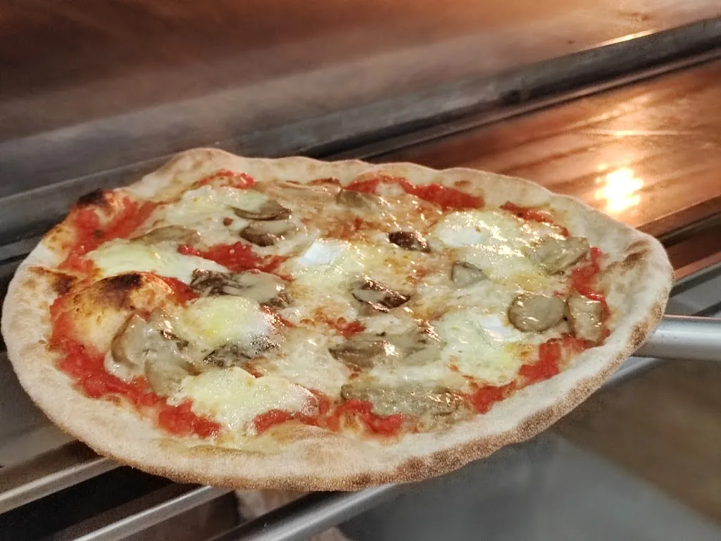 PizzaLoca_Villatora_slider_image_2