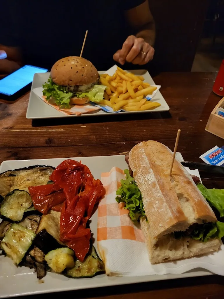 Ruxandra Coltea_Seven Pub_Villatora_review