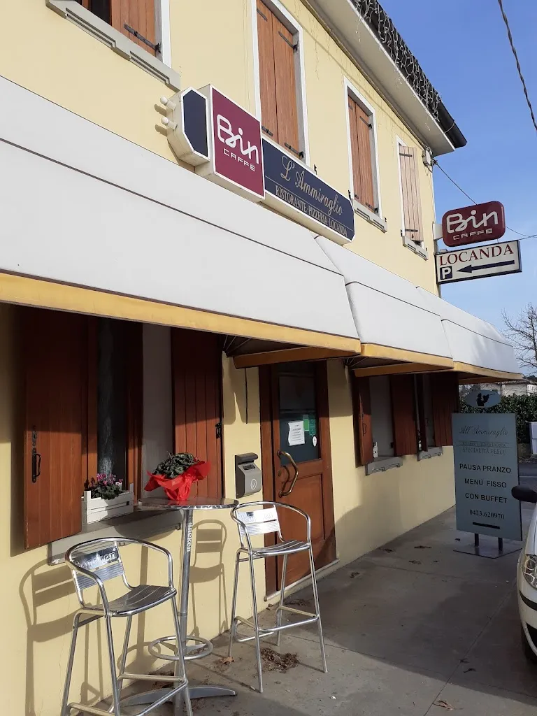 Ristorante pizzeria L'Ammiraglio restaurant in Volpago del Montello