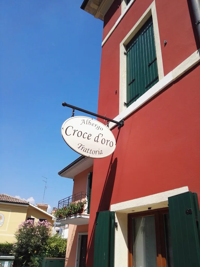Albergo Ristorante Croce d'Oro restaurant in Volargne