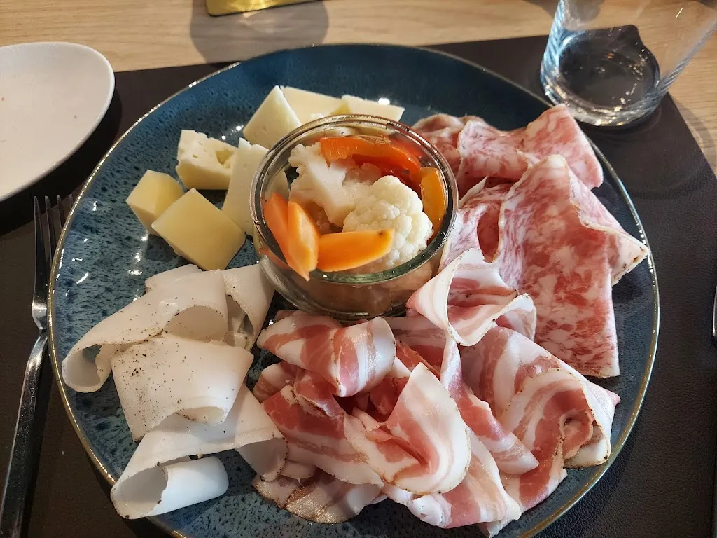 Loganathan Nadarajah_Bronxe_Zanè_review