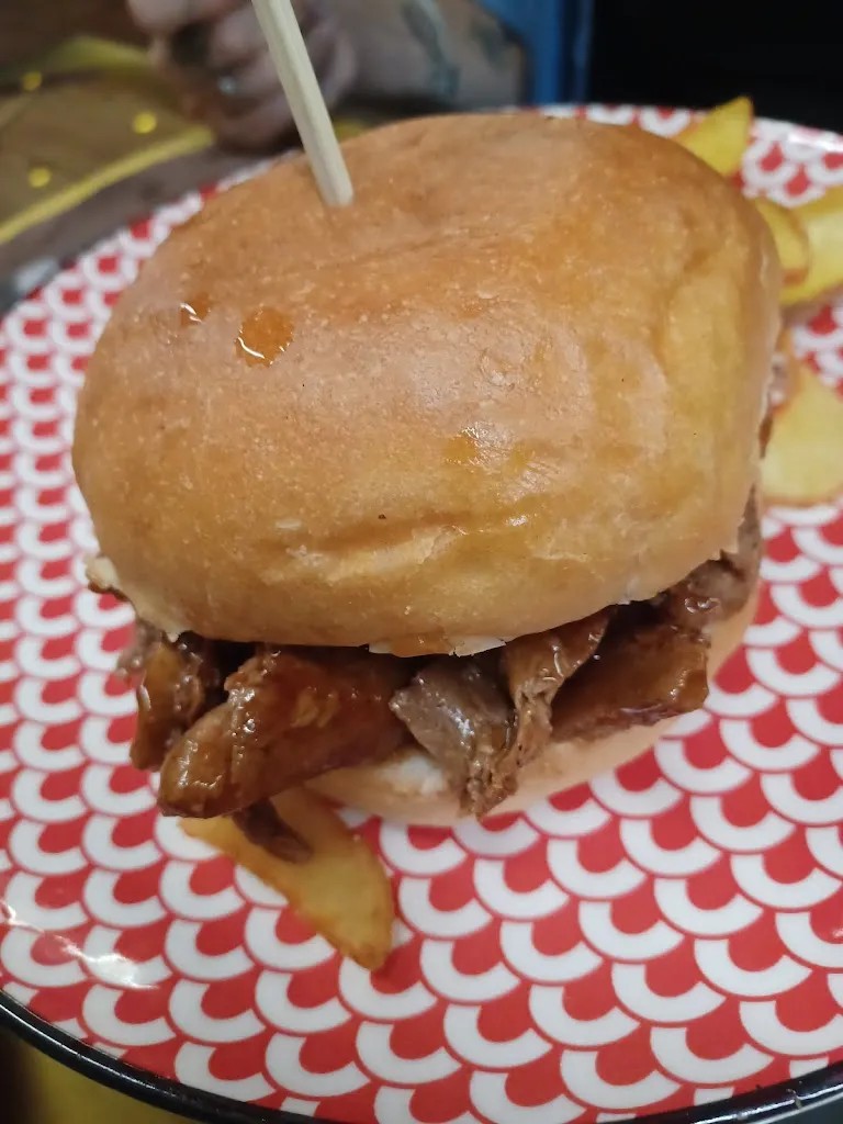 M_Double B. Burgers_Zero Branco_review