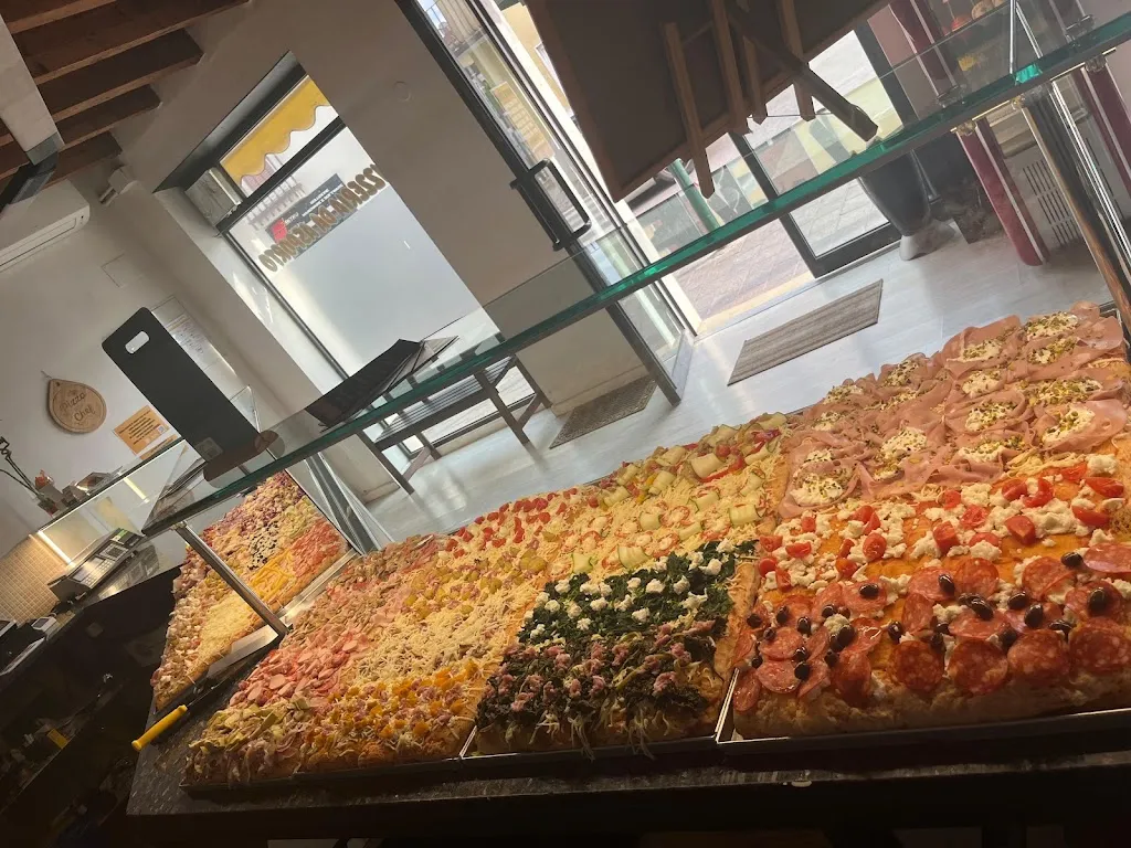 Pizzeria Fantasia di Lettieri Stefano restaurant in Zevio