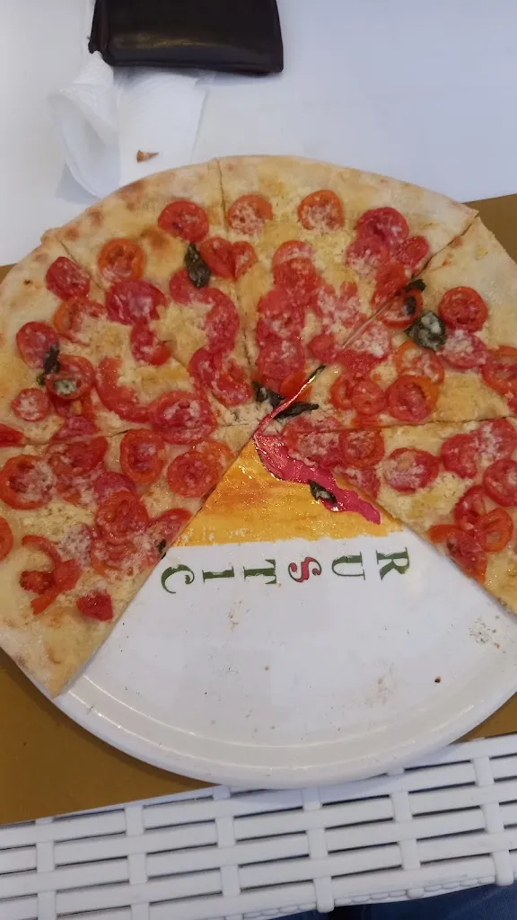 Giedrius P._Pizzeria Helvetia_Rodi Garganico_reseña