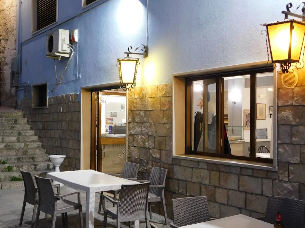 Pizzeria Helvetia restaurant in Rodi Garganico