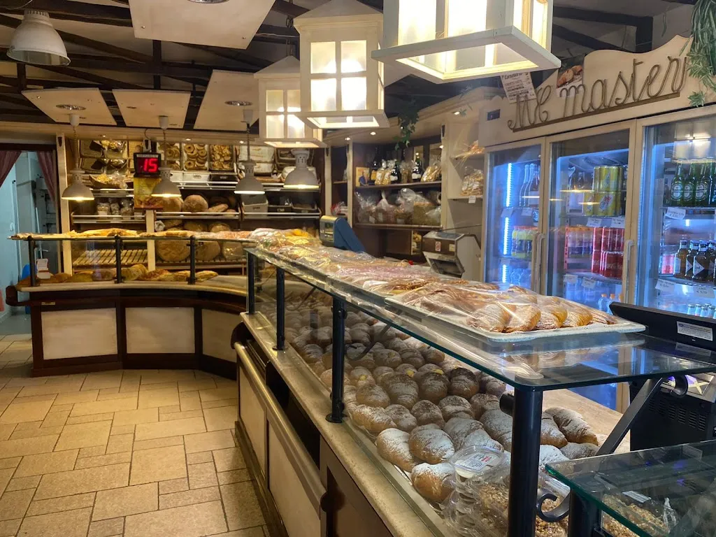 Mc Master cornetteria panetteria pizzeria_Rodi Garganico_slider_image_1