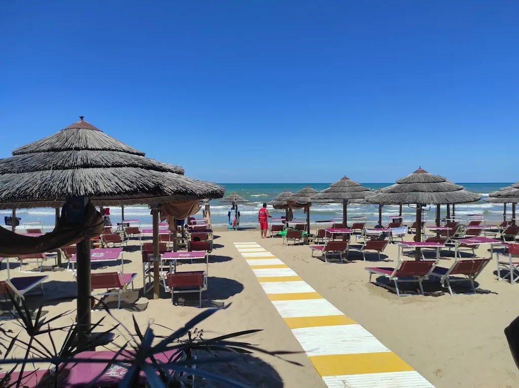 Spiaggia Azzurra Lido Blu Marine_Rodi Garganico_slider_image_3