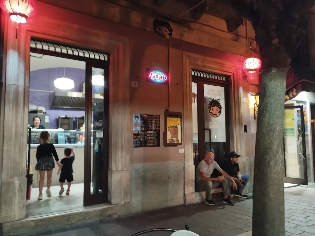 Cin Cin Fast Food restaurant in Celano