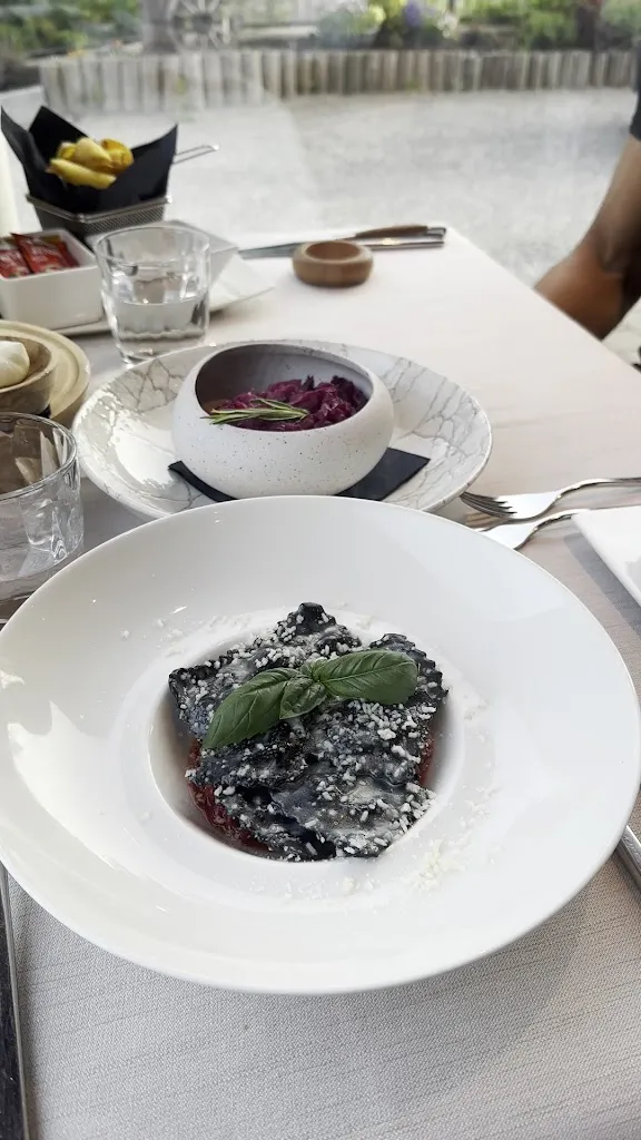 Katherine Han_Restaurant Mumant_San Cassiano_recensione