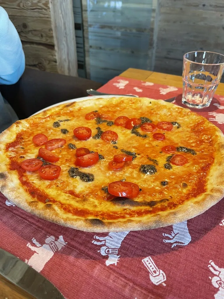 Sergei Filin_La Sieia - Restaurant Pizzeria Lounge Bar_San Cassiano_review