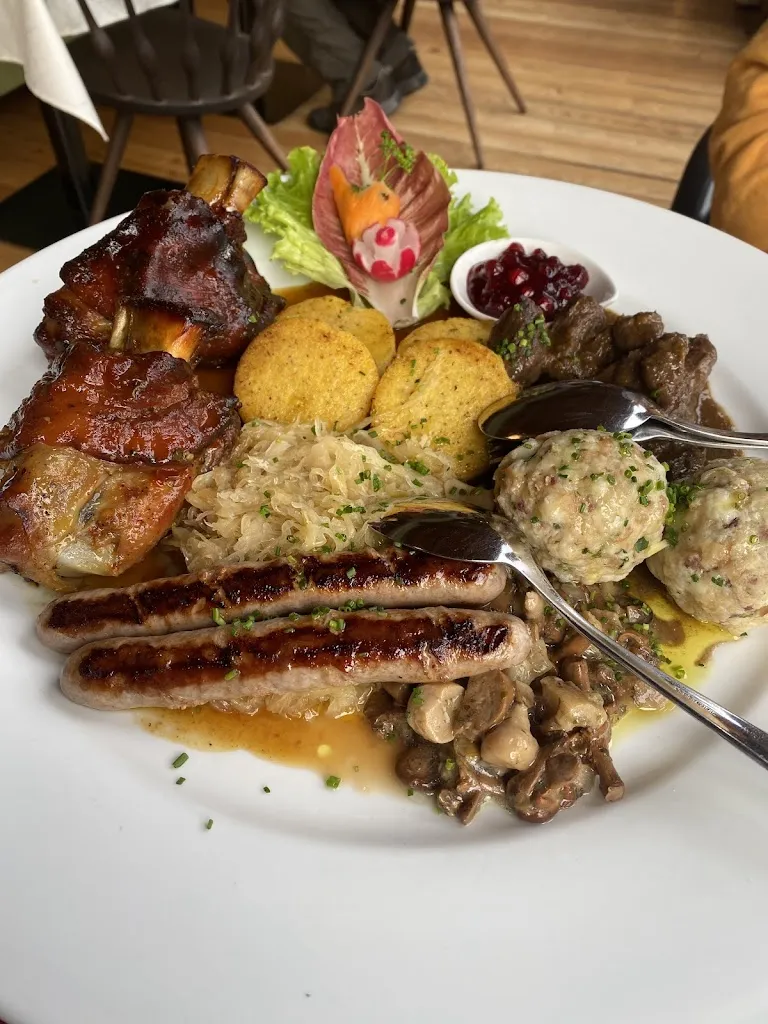 Wenting Ge_Restaurant & Pizzeria Sass Dlacia_San Cassiano_review