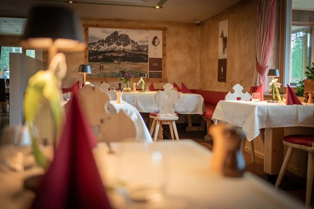 Restaurant & Pizzeria Sass Dlacia_San Cassiano_slider_image_1