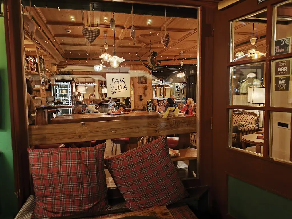 Pizzeria Ristorante Bar La Vedla_San Cassiano_slider_image_3