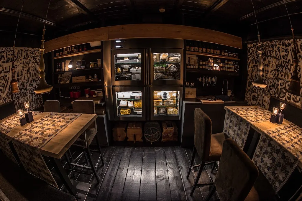 Cocun cellar restaurant restaurant in San Cassiano