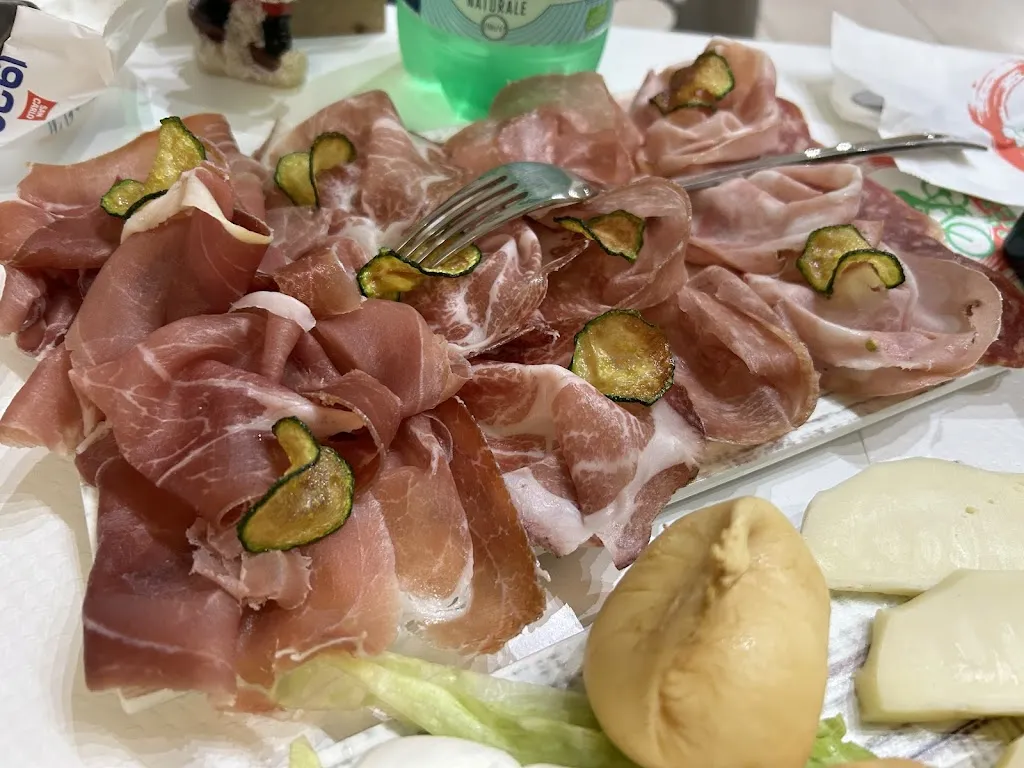 Luca_Giro di pizza_Sammichele di Bari_review