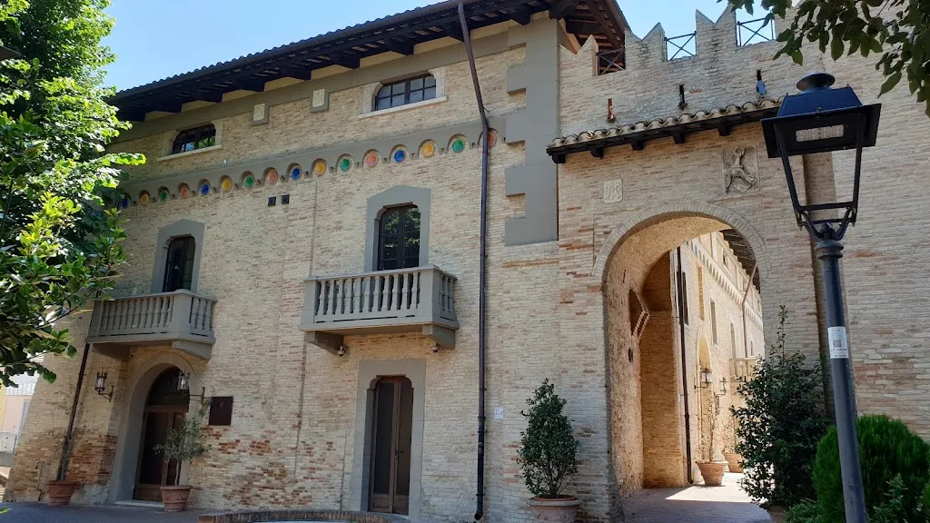 Castello Marcantonio restaurant in Cepagatti