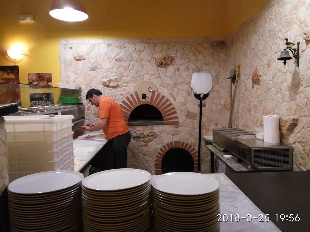 Pizzeria "Nunnu Nzinu" restaurant in San Donaci