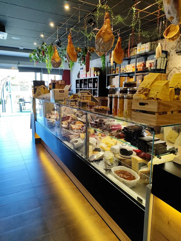 Giovanni B._Trem Salumeria Alcolica_San Giovanni Rotondo_review