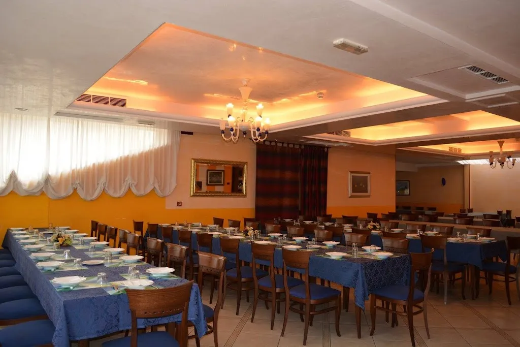 Albergo-Ristorante La Buona Forchetta-S. Anna restaurant in San Giovanni Rotondo