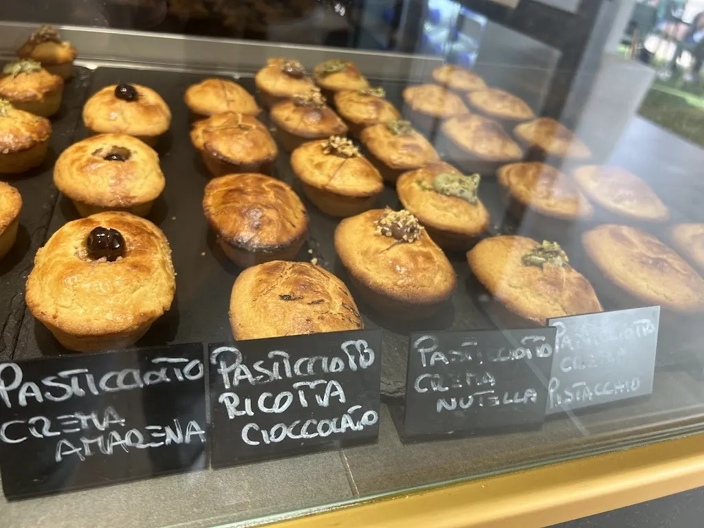 Desirèe Famao_Oronero_San Pietro Vernotico_review