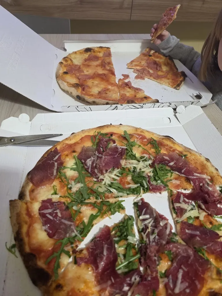 Marie k._Pizzeria La Rusticana_San Pietro Vernotico_recensione