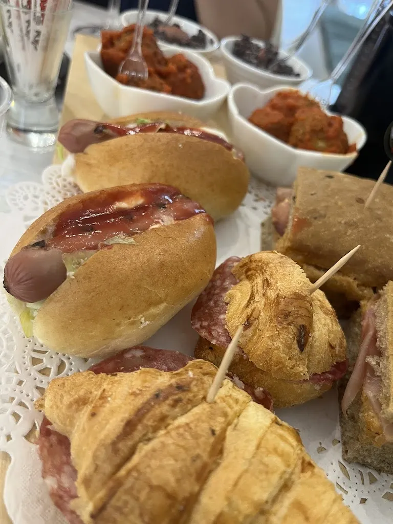 Emanuela De Pascalis_Perù_San Pietro Vernotico_recensione