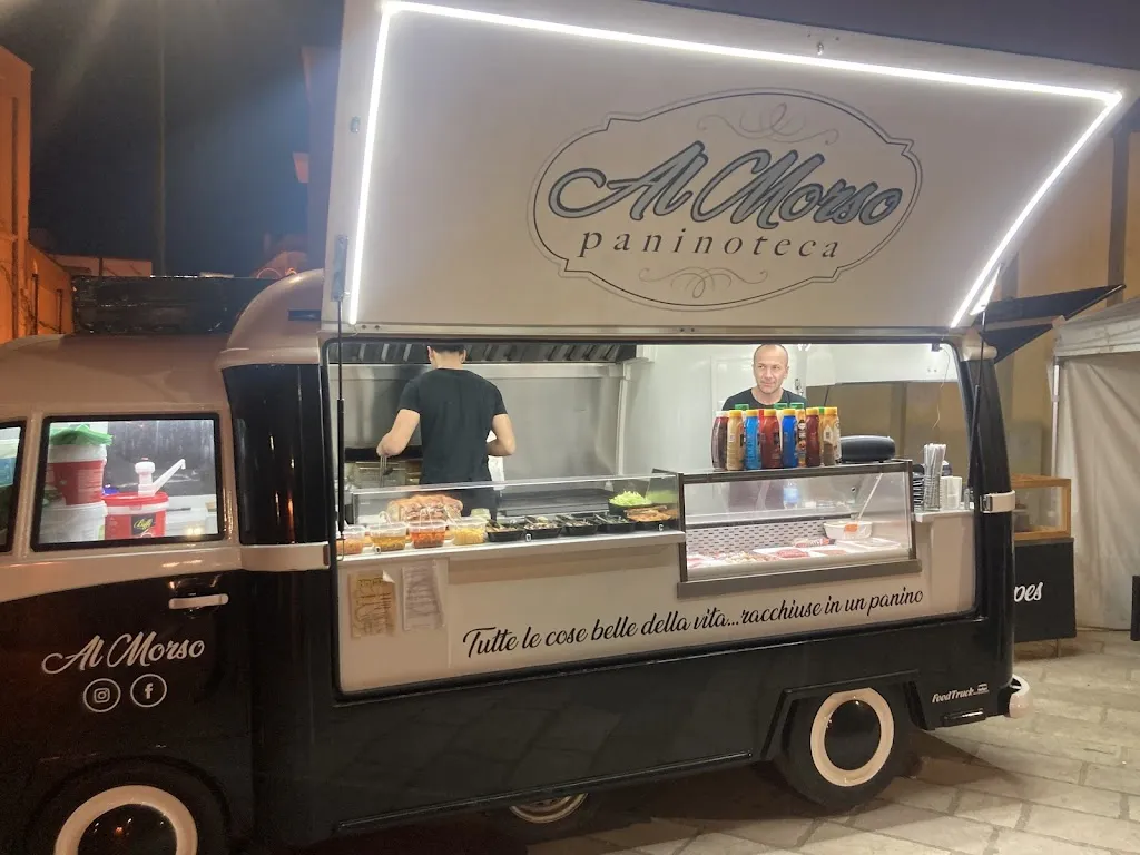 Pizzeria Piazza Regina Margherita di Pascarito Vincenzo restaurant in San Pietro Vernotico