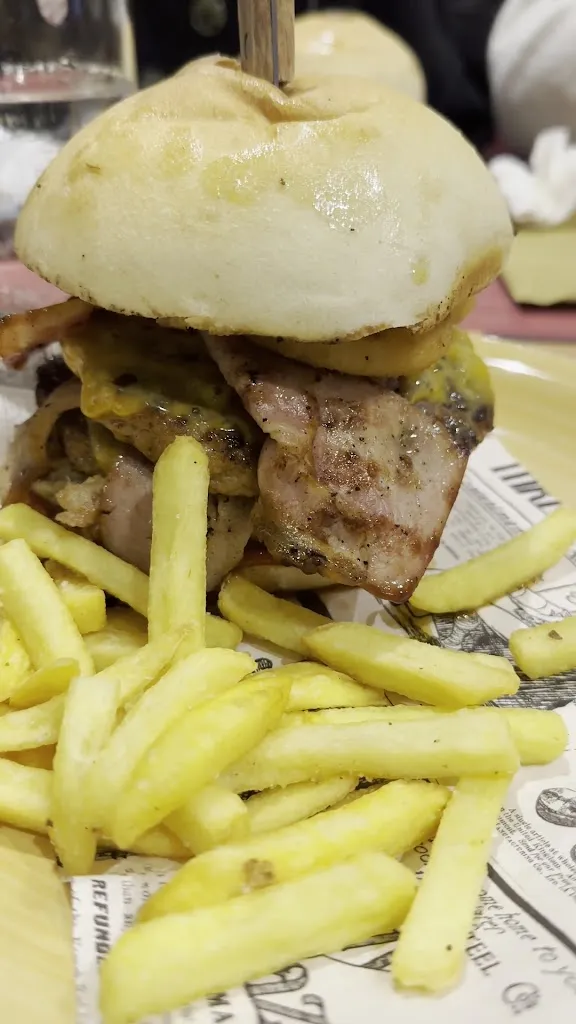 Bruno Alejandro Lovicario_MAMMA MIA_Sannicandro di Bari_recensione