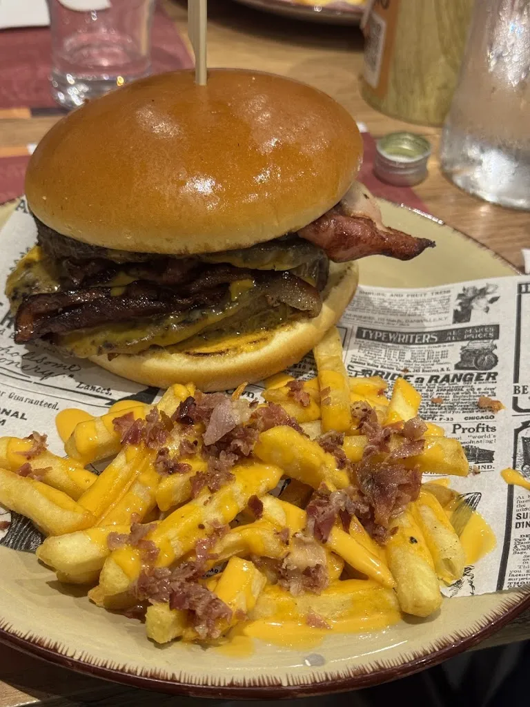 Guido La vespa_MAMMA MIA_Sannicandro di Bari_recensione