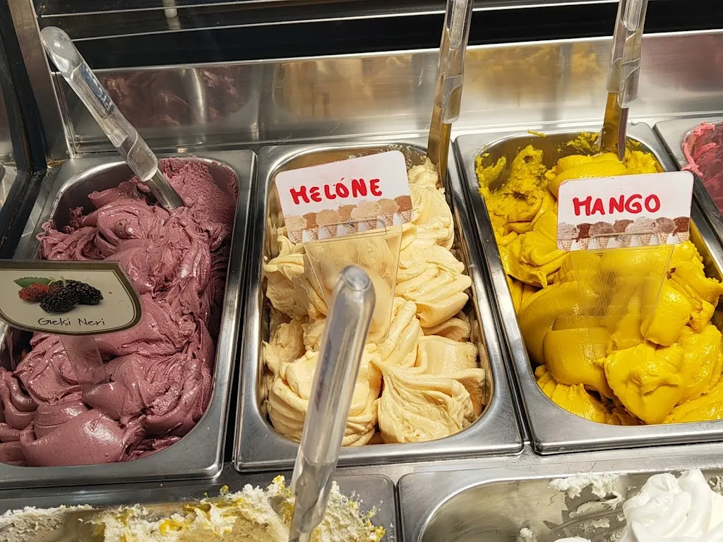 BAR GELATERIA BORGO ANTICO_Cepagatti_slider_image_3