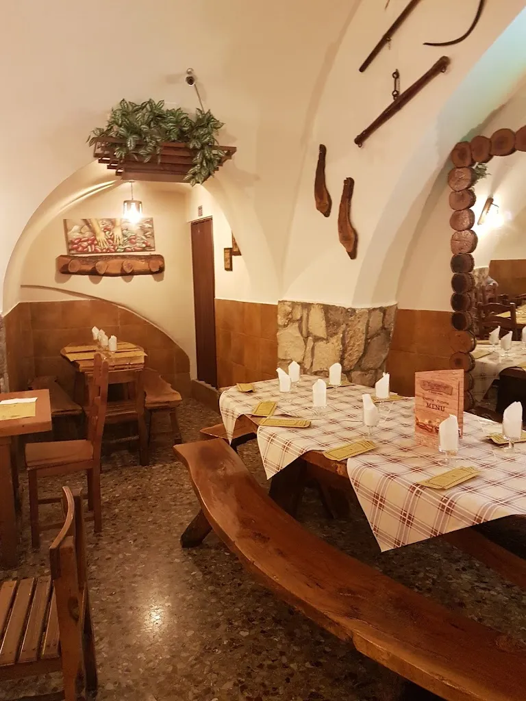 Pizzeria - Trattoria Il Nascondiglio restaurant in Sannicandro di Bari