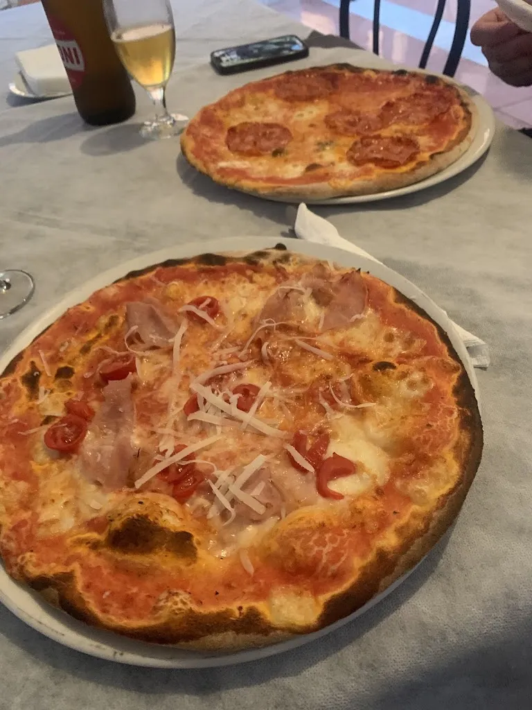 Alexandra Pősze_Piccadilly_Sannicandro di Bari_review