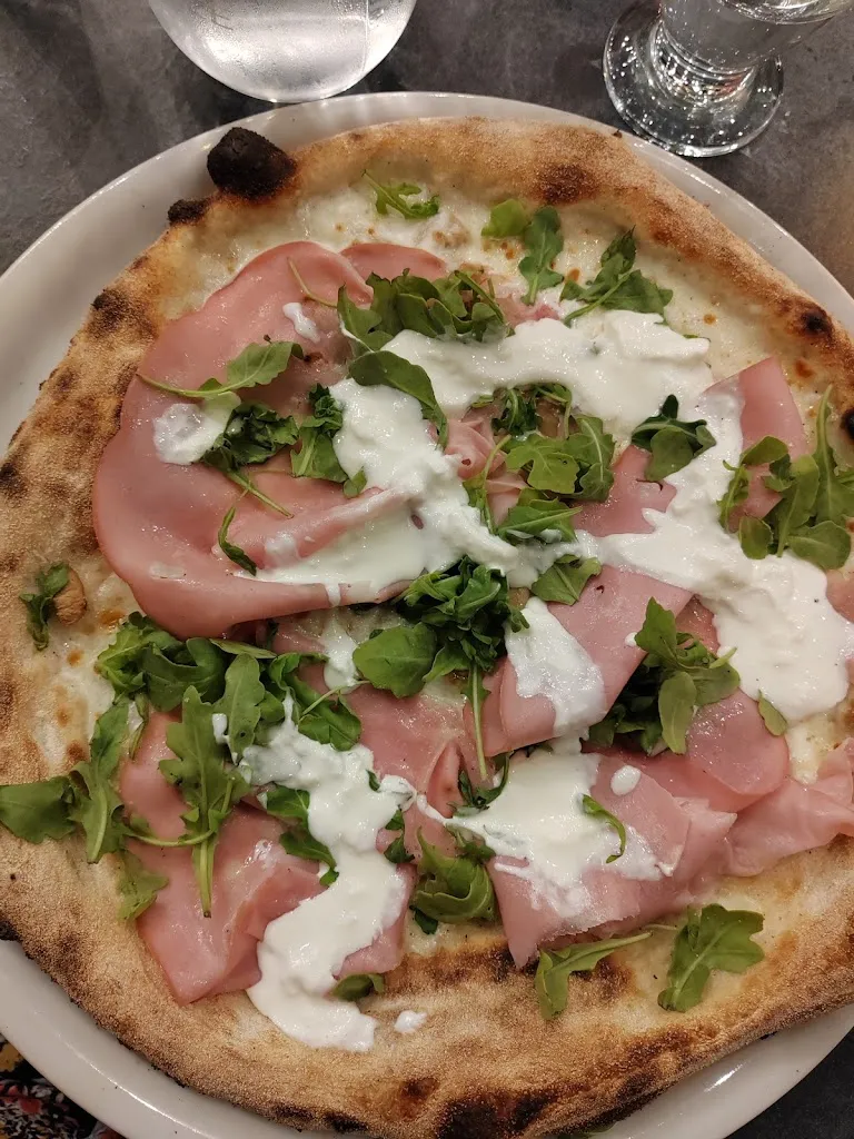 Elvy Carda_Momento Pizzeria_Sannicandro di Bari_recensione