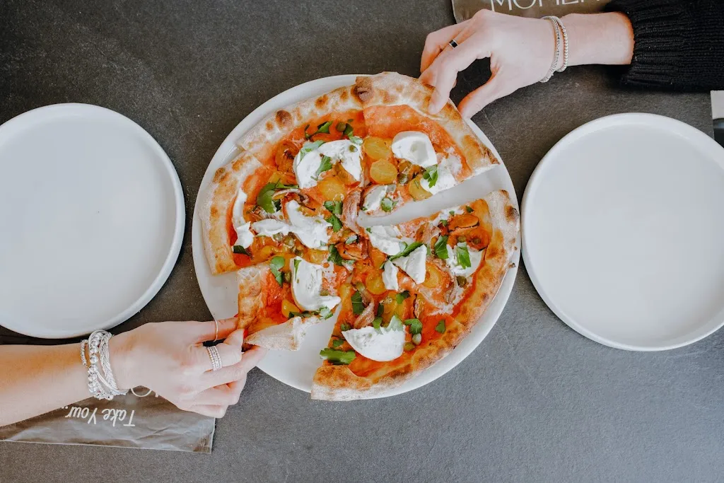 Momento Pizzeria_Sannicandro di Bari_slider_image_3