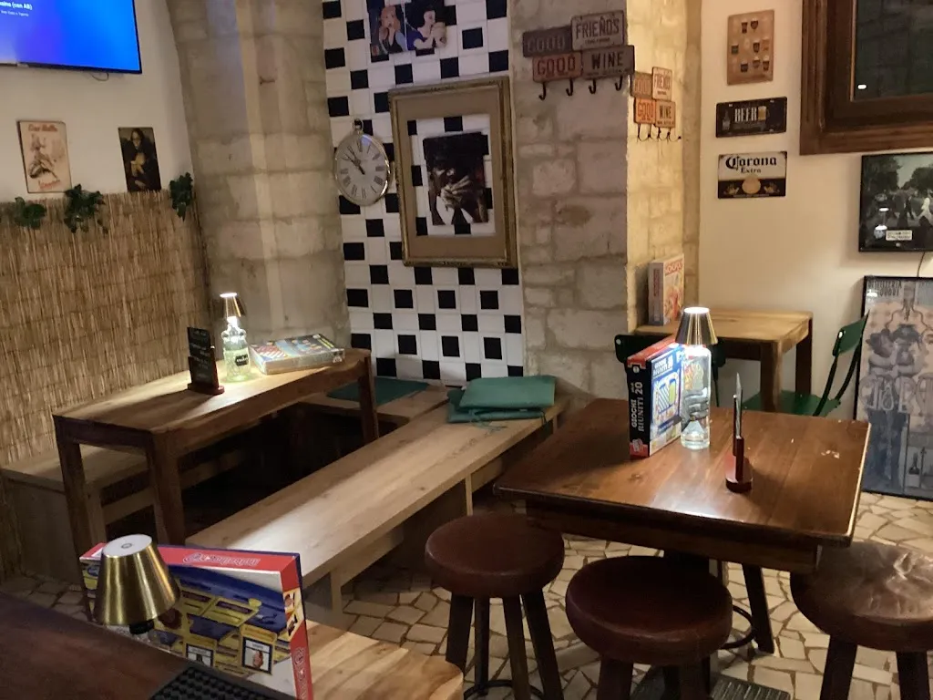 No Name Pub & More restaurant in Sannicandro di Bari