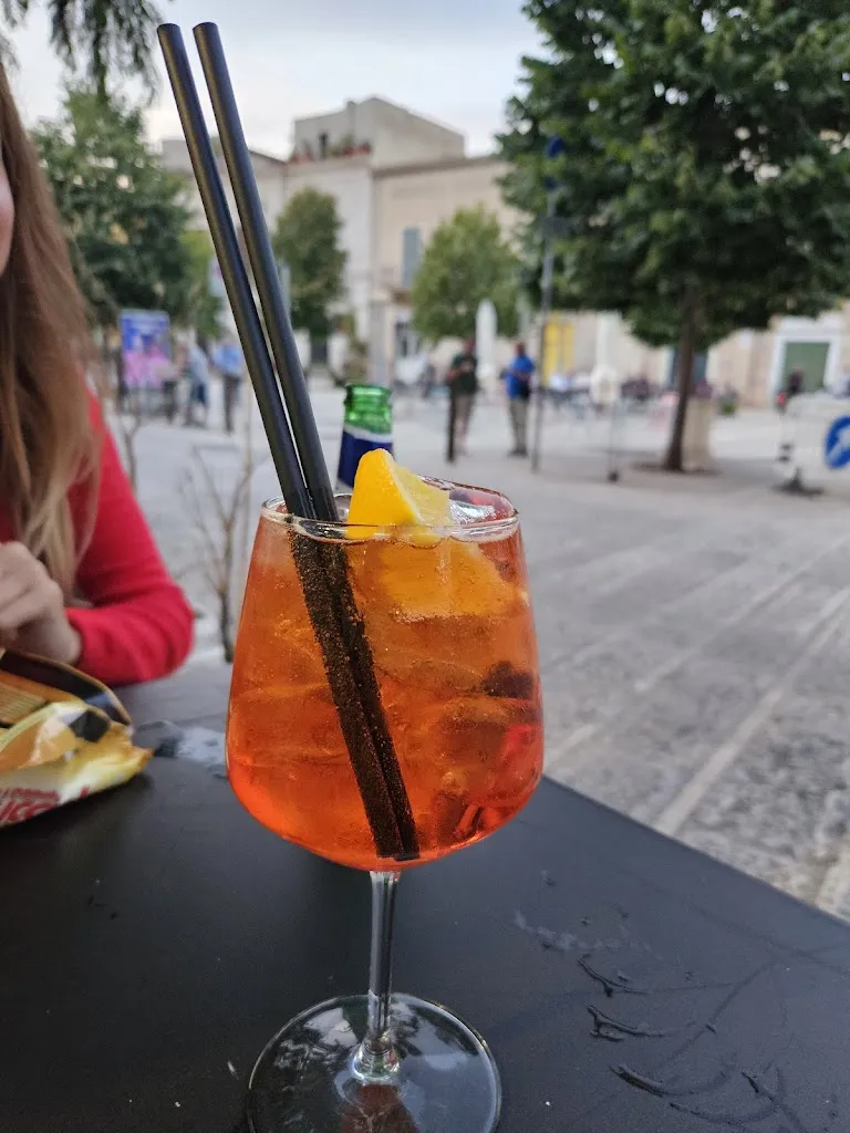 Diego Manfred_Mera Café_Sannicandro di Bari_reseña