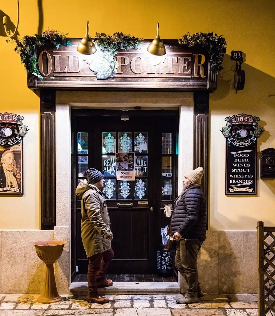 Old Porter - Real English Public House restaurant in San Vito dei Normanni