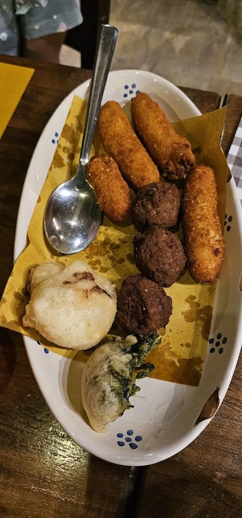 Christopher Sweeney_RAGNO 1975_Sannicola_review