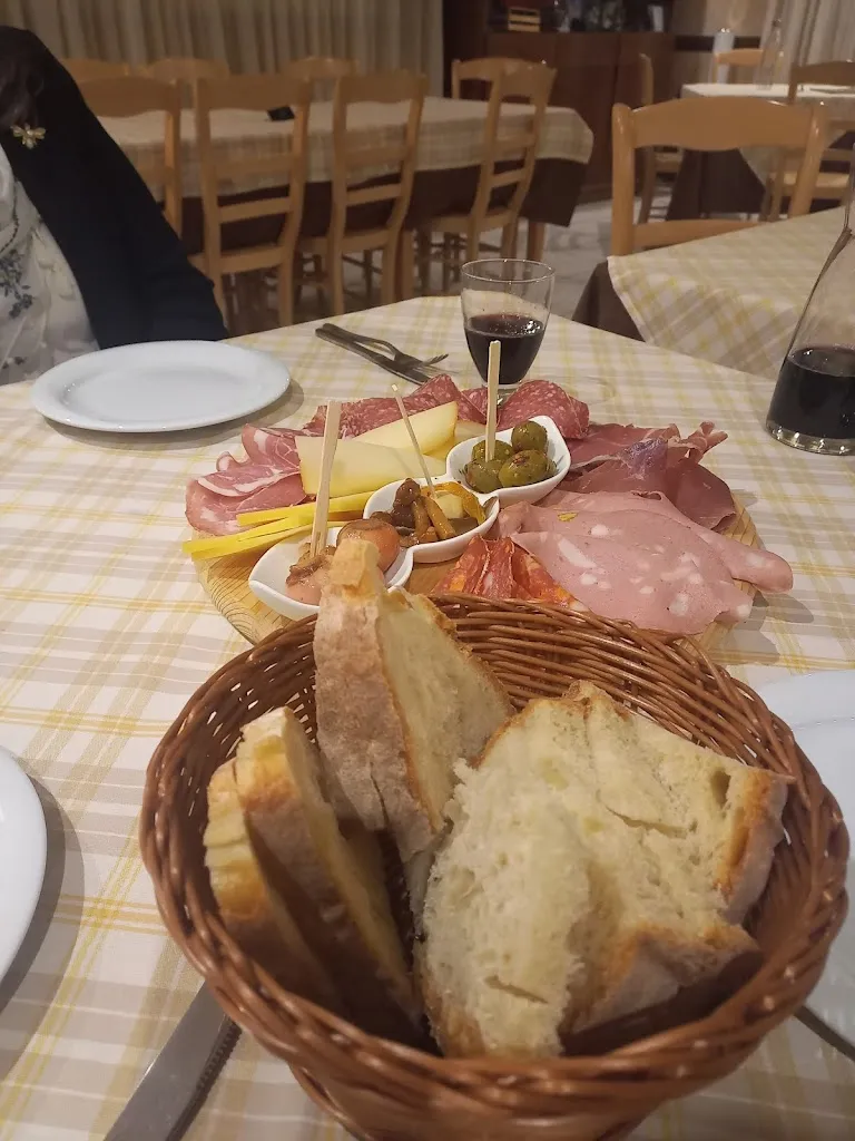 Roisin Dennany_La Rosa dei Venti_Sannicandro Garganico_review