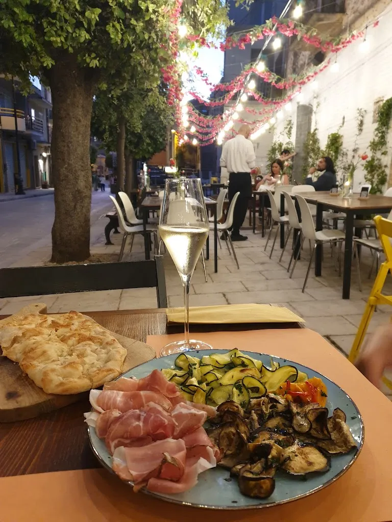 Sanne van der Steeg_PinSamania Le Bocce - Pinseria_Sannicandro Garganico_review