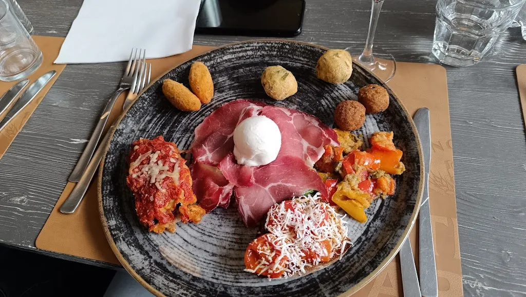 Garden Restaurant Ikebana_Scorrano_slider_image_2