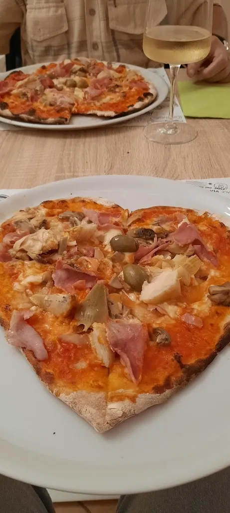 Menu_Pizzeria Vigna Curte di Pellegrino Barbara_Scorrano_image_5