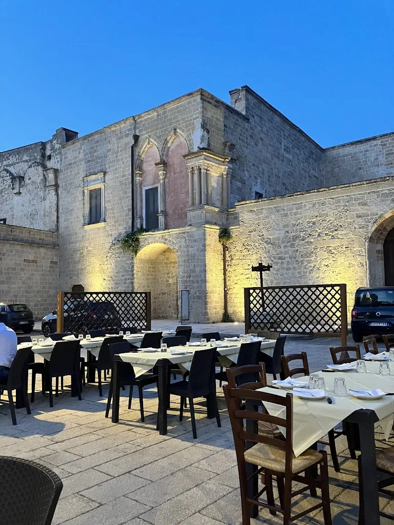 Trattoria L'ostello restaurant in Seclì