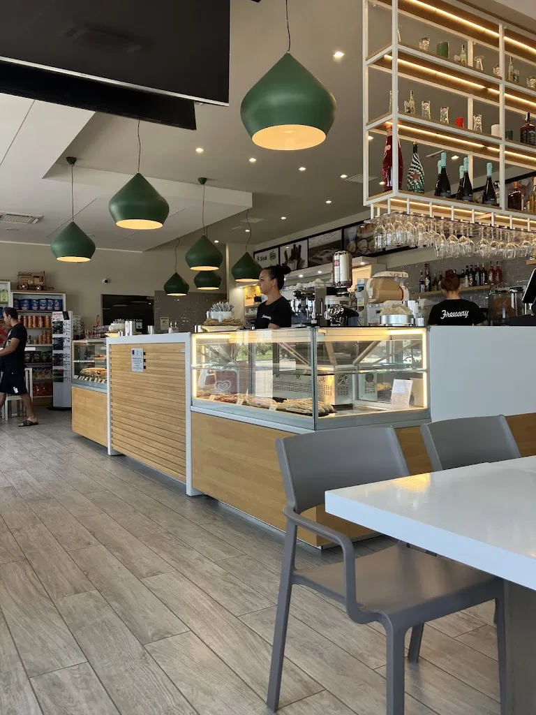 Private Man_FREEWAY di Loredana Giordano snc_San Severo_review