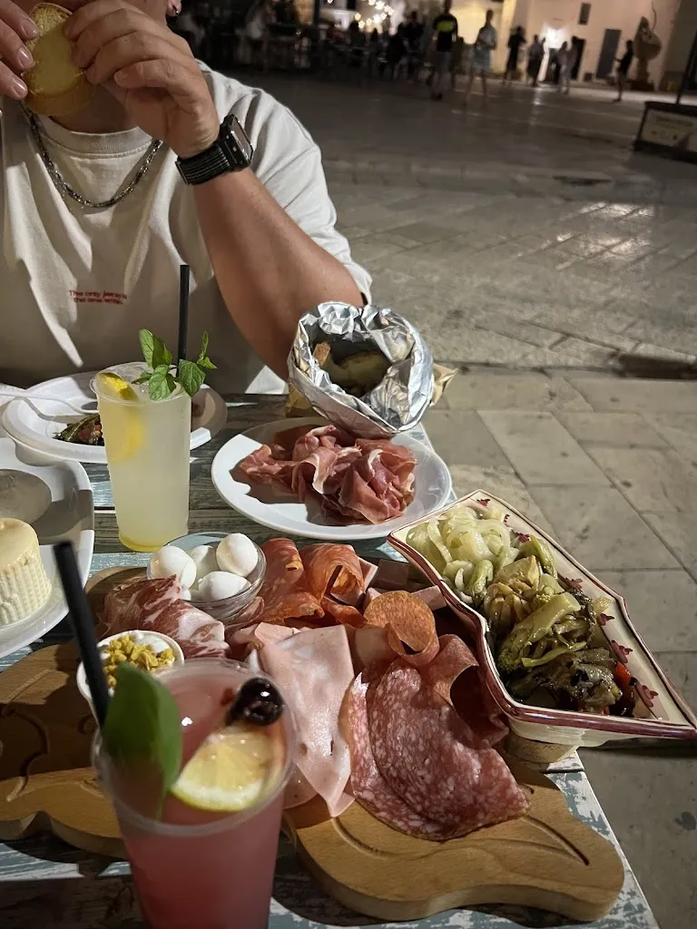 Alice Lacchè_Antica Salumeria Ricchiuto_Specchia_recensione